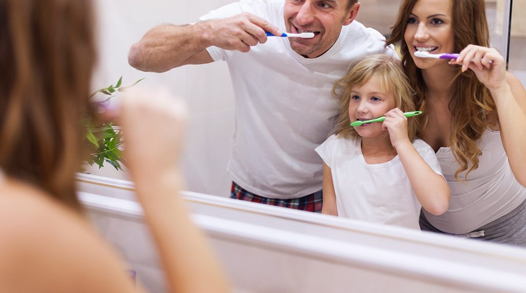 Prevenir enfermedades dentales con buena higiene oral